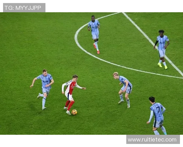 足球明星罚点球精彩瞬间集锦让你领略绝佳技术与心理战术