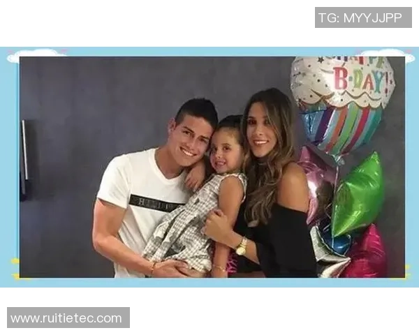 足球明星妻子携手综艺节目展现生活魅力与家庭温情的精彩瞬间 足球明星妻子携手综艺节目展现生活魅力与家庭温情的精彩瞬间