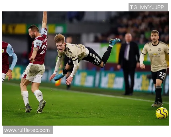足球明星转身瞬间的精彩特效视频展现足球技艺与魅力的完美结合 足球明星转身瞬间的精彩特效视频展现足球技艺与魅力的完美结合